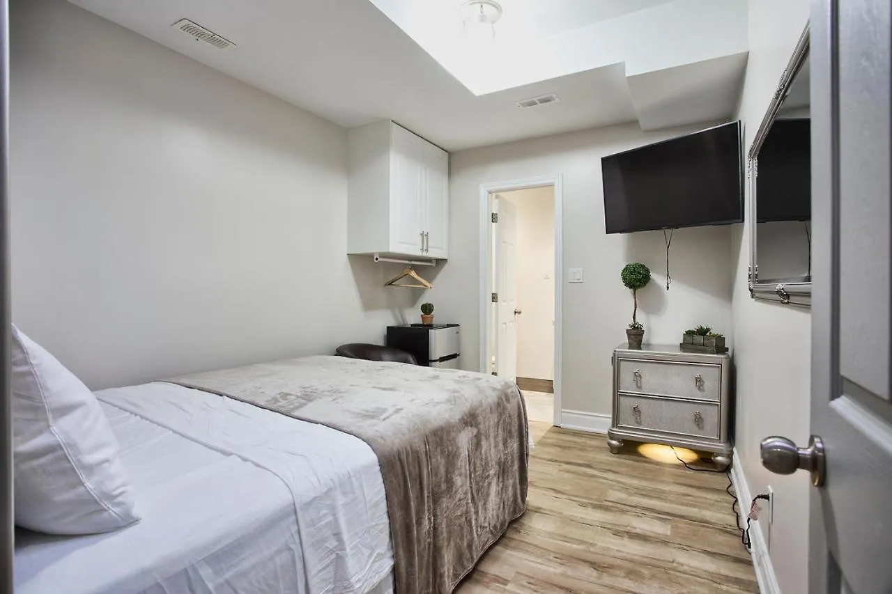 Hostel Toronto Rooms And Suites
