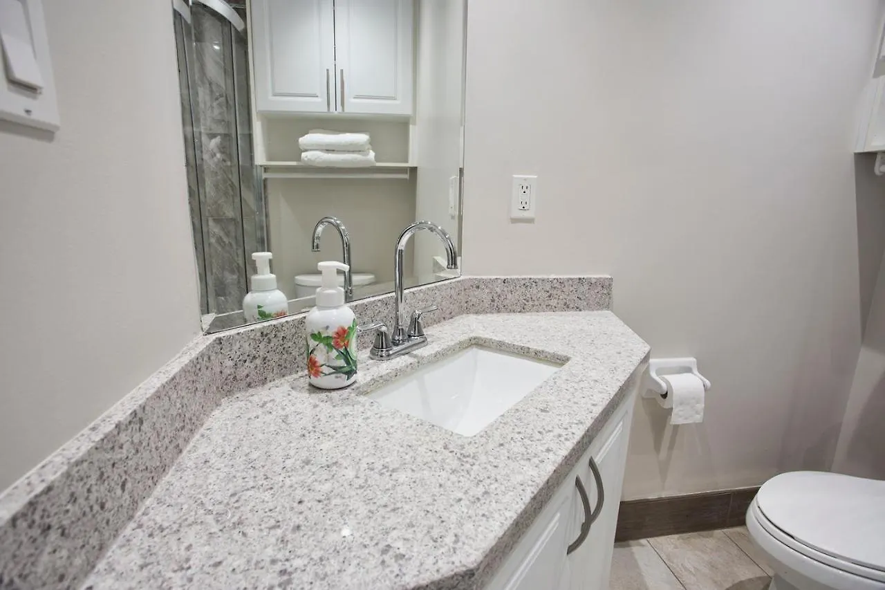 Hostel Toronto Rooms And Suites