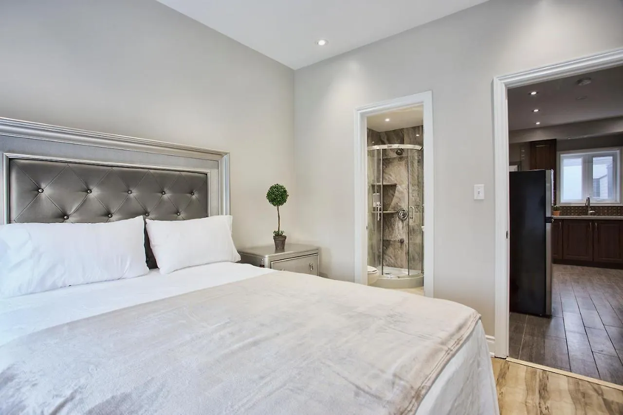 Toronto Rooms And Suites Hostel