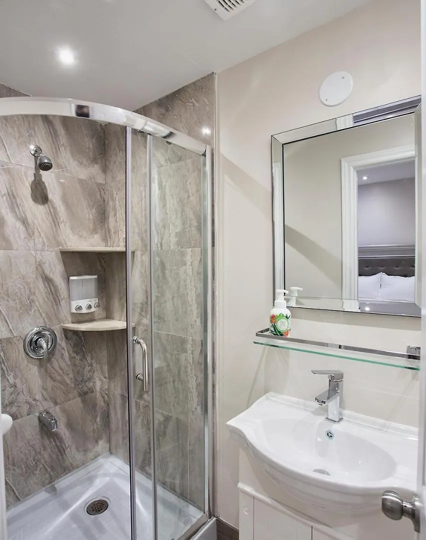 Toronto Rooms And Suites