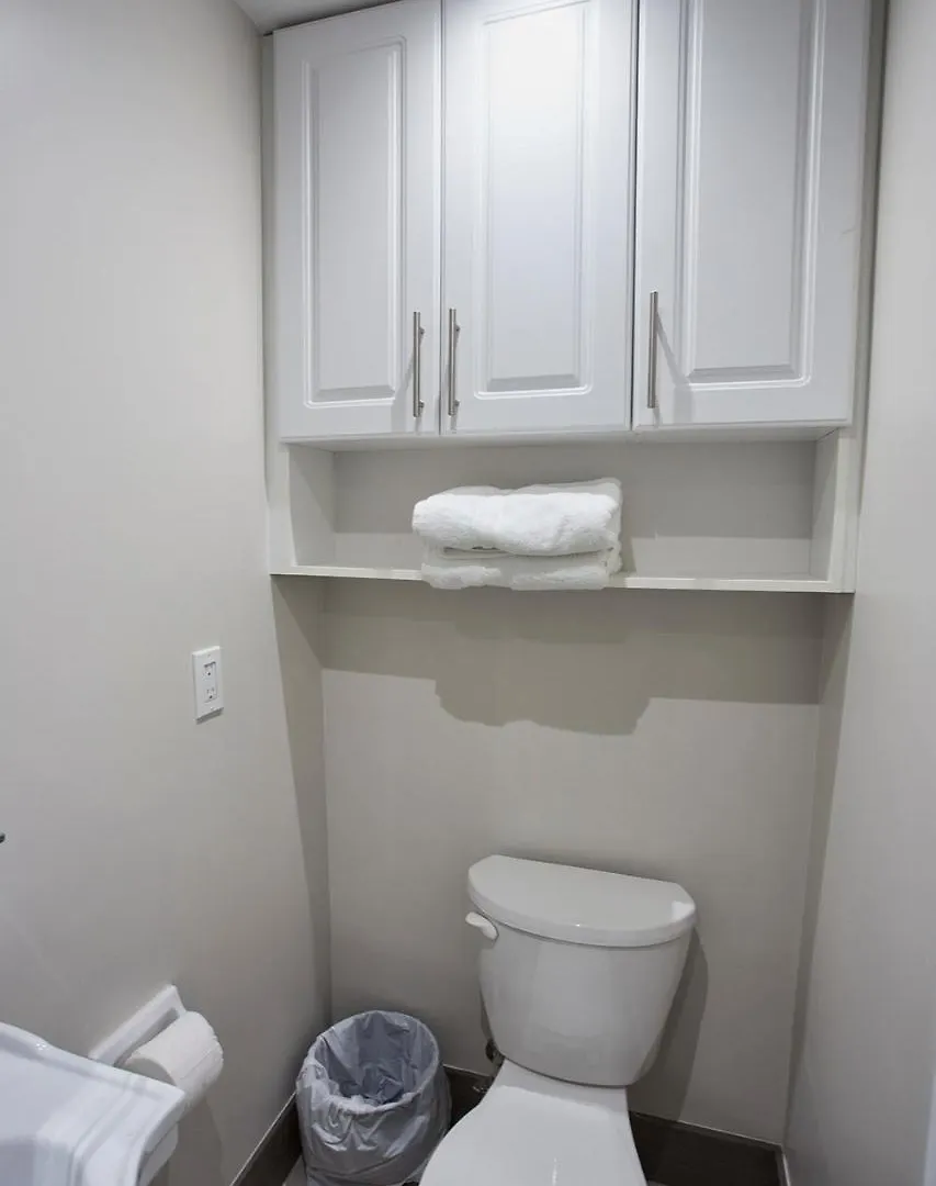 Hostel Toronto Rooms And Suites