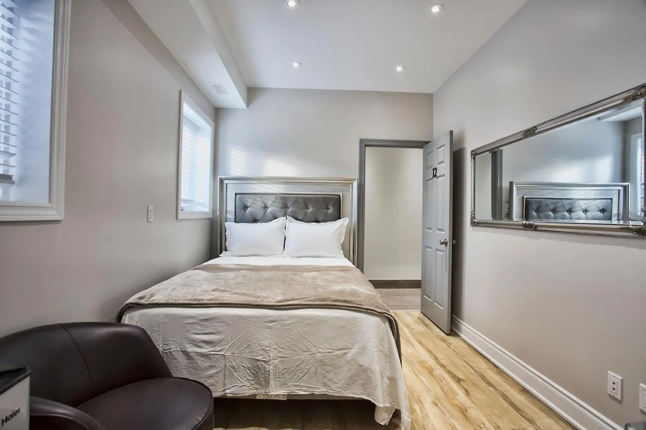 Hostel Toronto Rooms And Suites