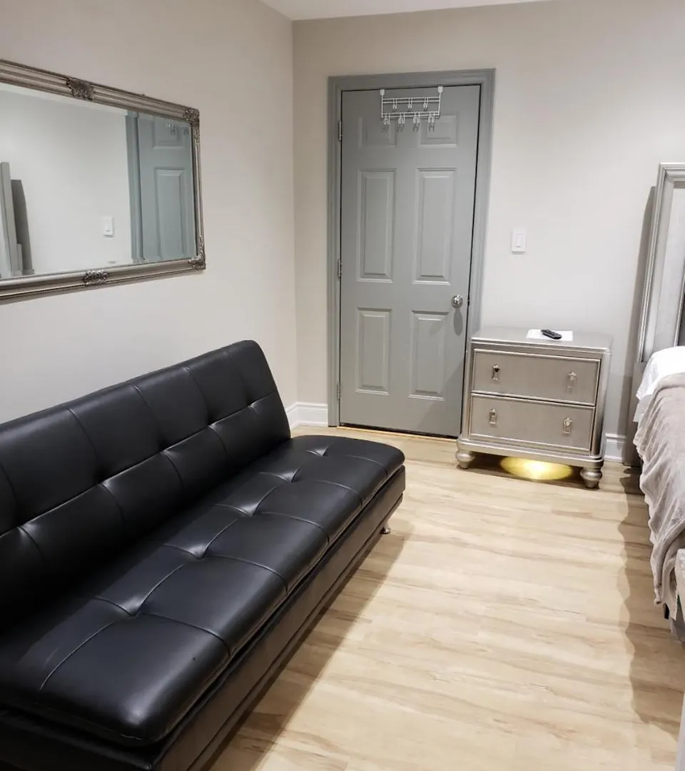 Toronto Rooms And Suites