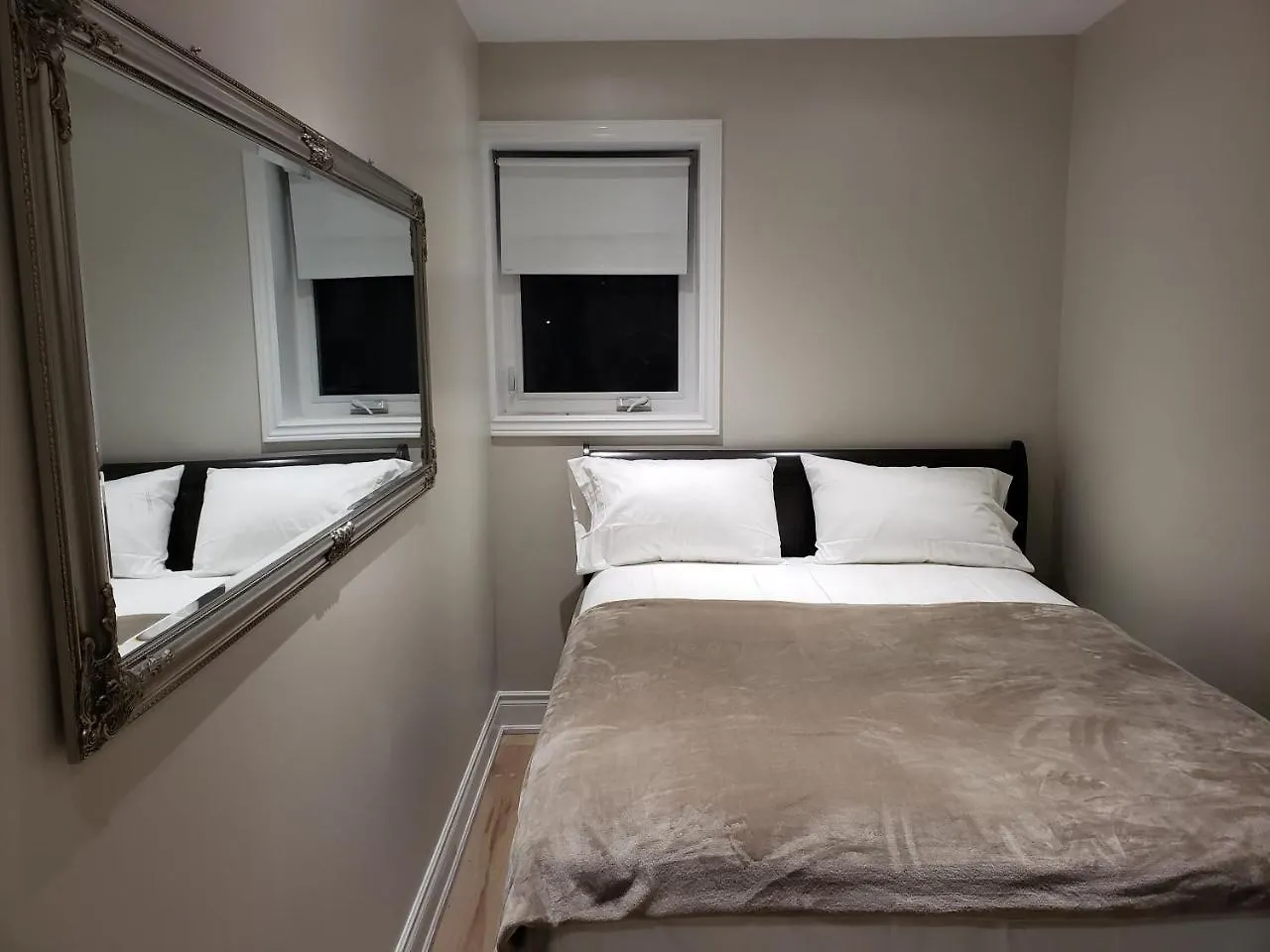 Hostel Toronto Rooms And Suites
