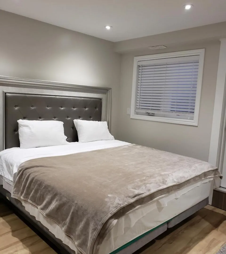 Hostel Toronto Rooms And Suites