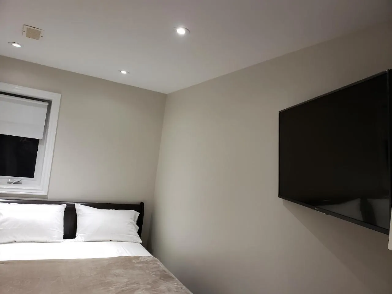Toronto Rooms And Suites Canada