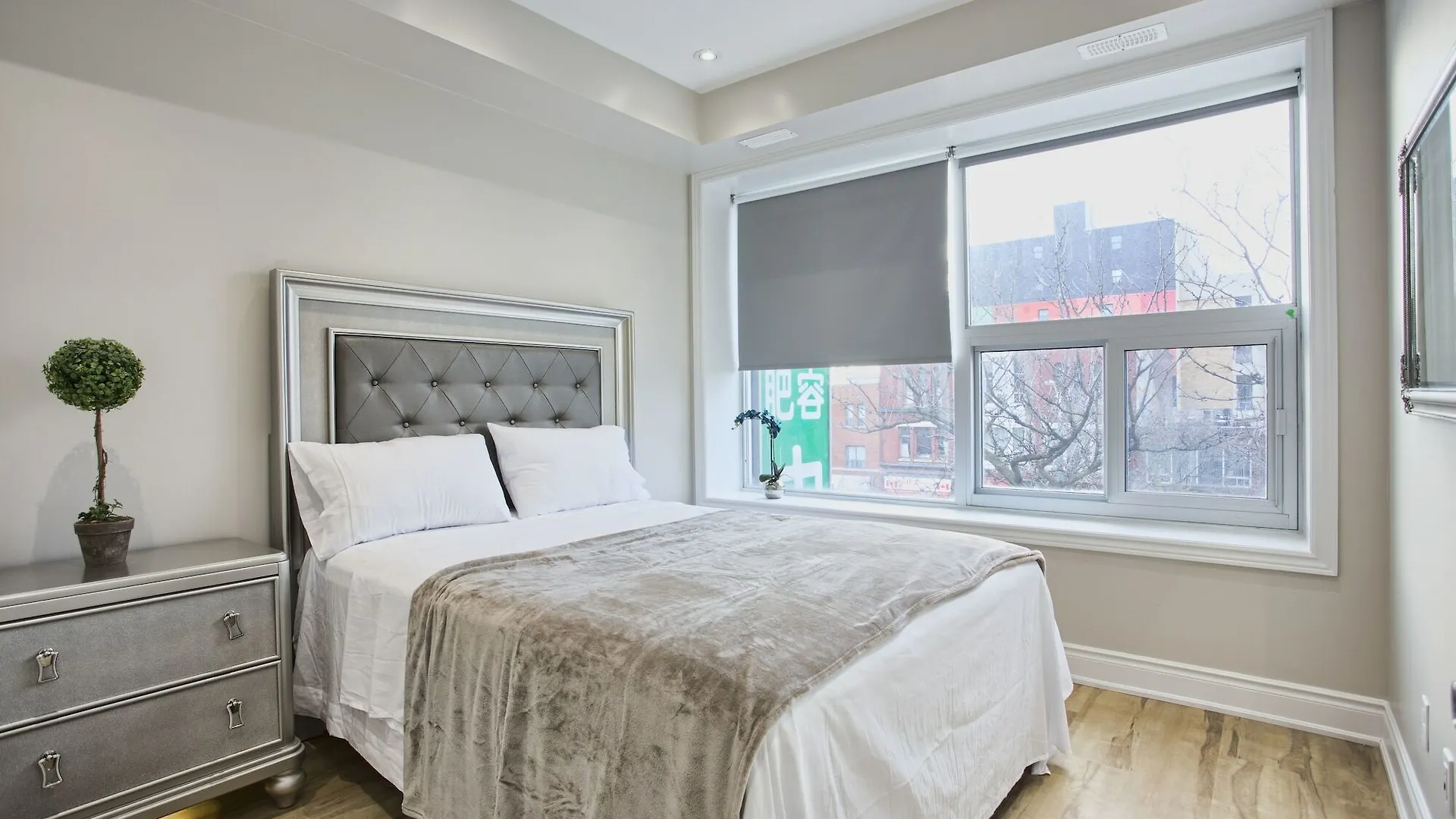 Toronto Rooms And Suites